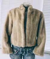 Conleys Fell Jacke beige creme Gr. M (Fake fur-Kunstfell) Niedersachsen - Bassum Vorschau