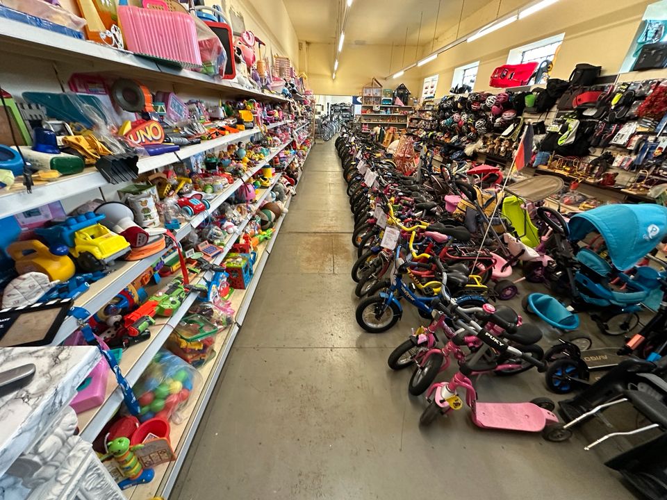 HEUTE MIT TERMIN KINDER SECONDHAND GROSSE AUSWAHL in Bünde