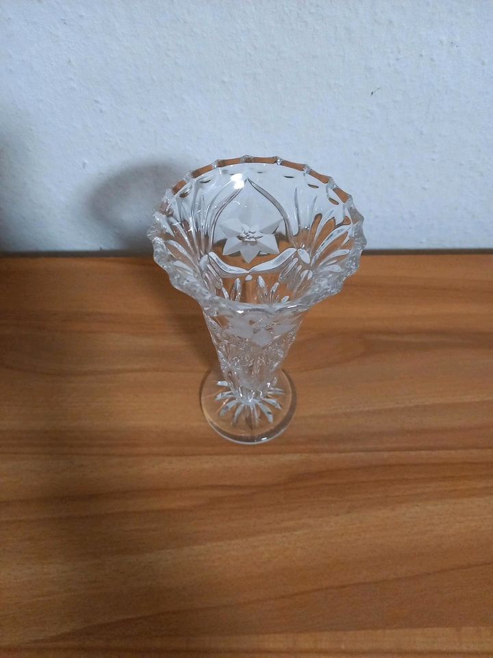 Vase Glasvase Höhe ca. 17 cm in Oetzen