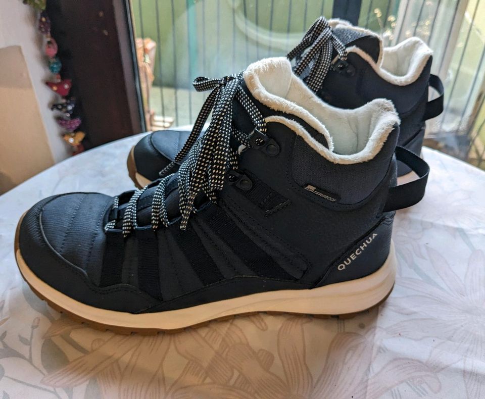 Quechua Snowboots/ Winterschuhe 42 in Mannheim