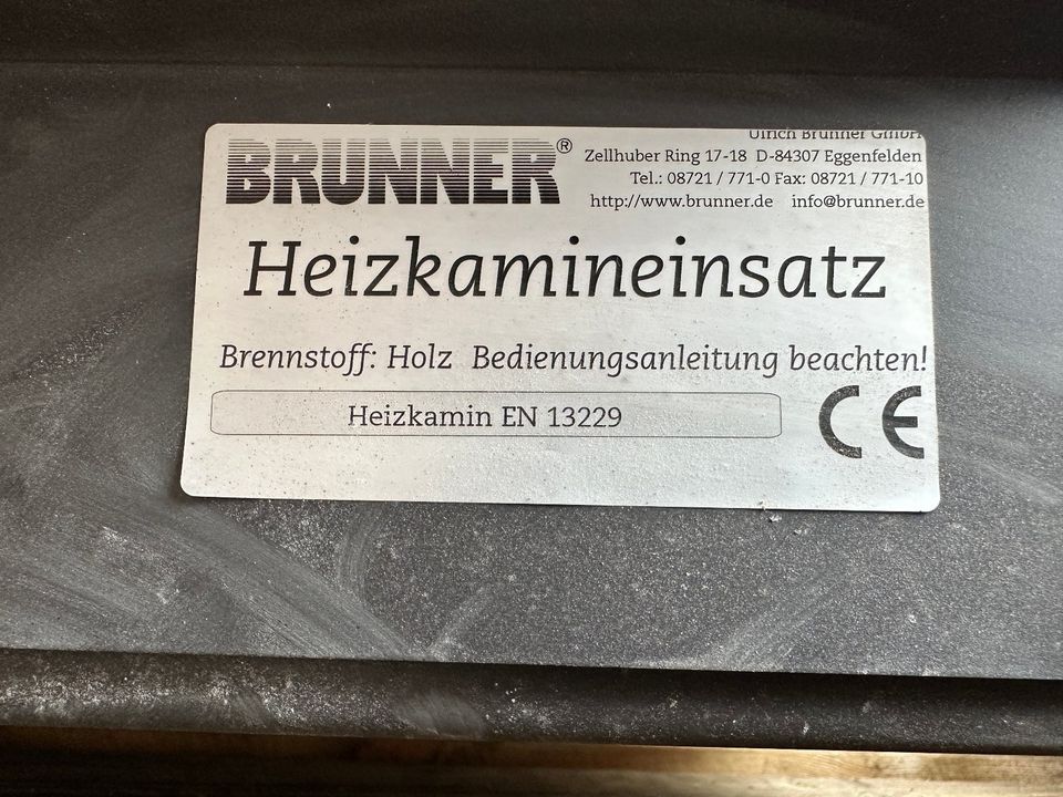 Brunner Heizkamineinsatz Stil 51/67 Ausstellungsstück ungebraucht in Dörfles-Esbach