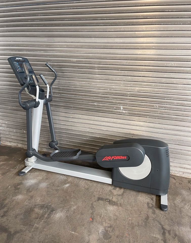 Top! Life Fitness 95x Integrity 95x Crosstrainer Technogym Precor in Dillenburg