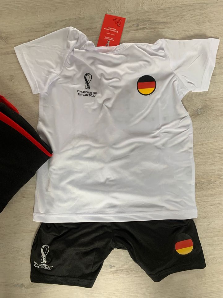 Fußball Trikot Hose 122/128 in Kirchheim an der Weinstraße