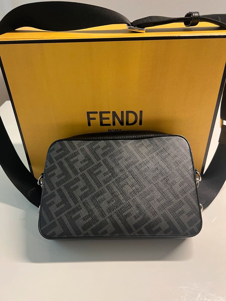 Fendi Massenger Bag in Bonn