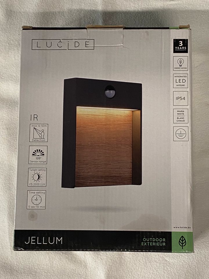 LED-Außenwandleuchte Jellum mit Bewegungsmelder in Burbach