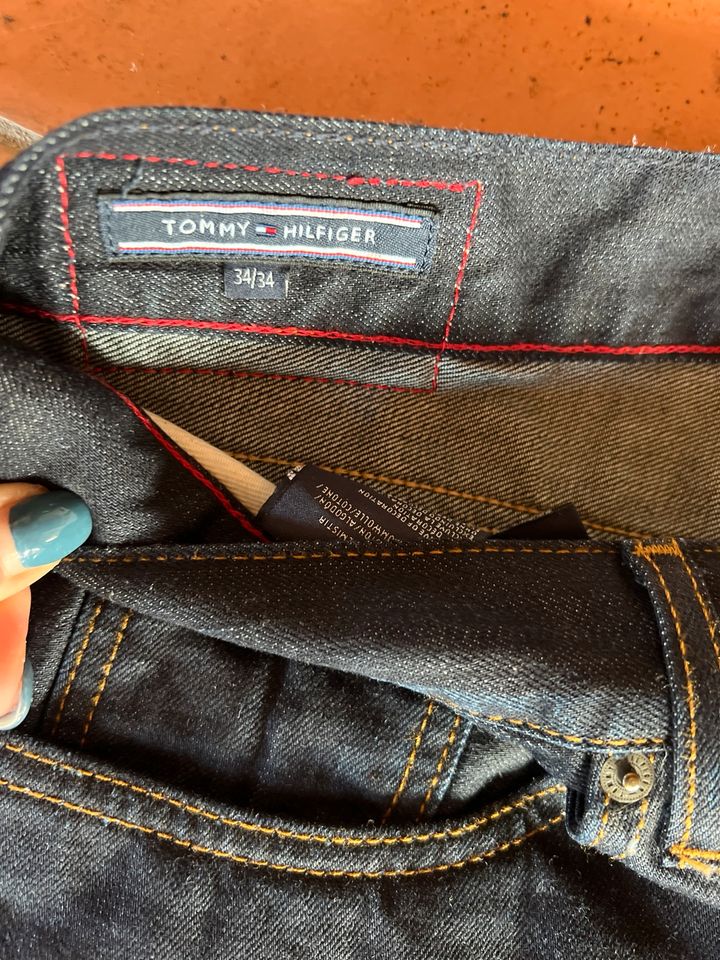 Jeans Herren Hilfiger in Hunderdorf