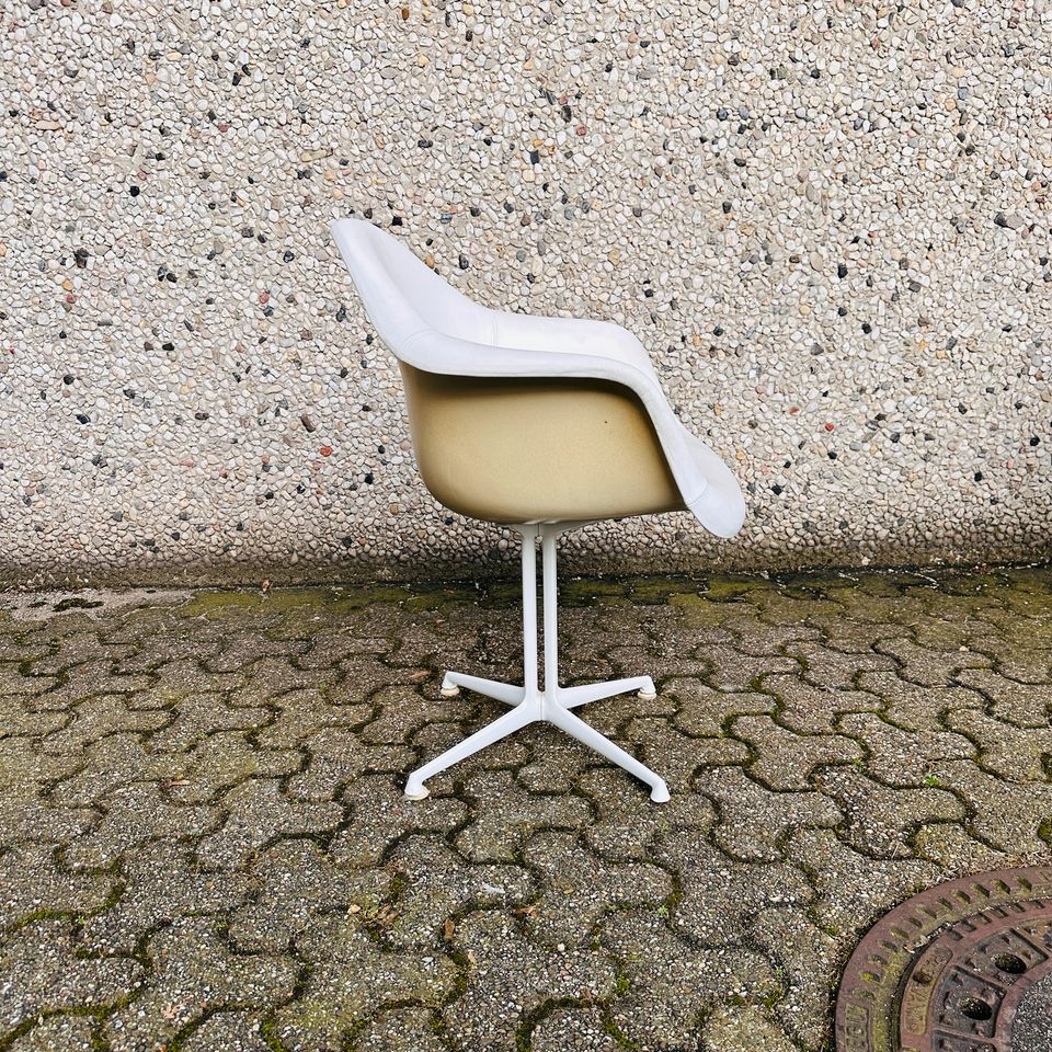 SETPREIS! 3x Herman Miller / Vitra - Charles & Ray Eames - Fiberglass Armchair | Stühle / Sessel | Zeitloser Designklassiker | La Fonda in Düsseldorf