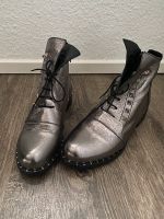 Stiefeletten Boots Silber metallic Nieten Größe 38 Unikat Thüringen - Eisenach Vorschau