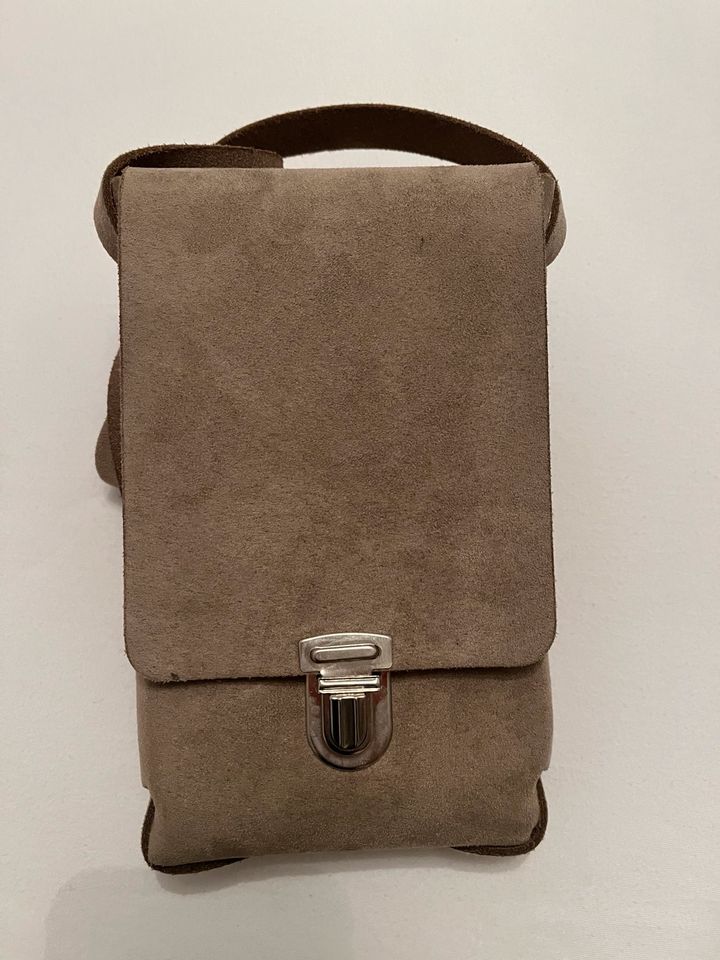 Wildleder Tasche Beige/ Braun mit verstellb. Gurt zum umhängen in Rockenberg