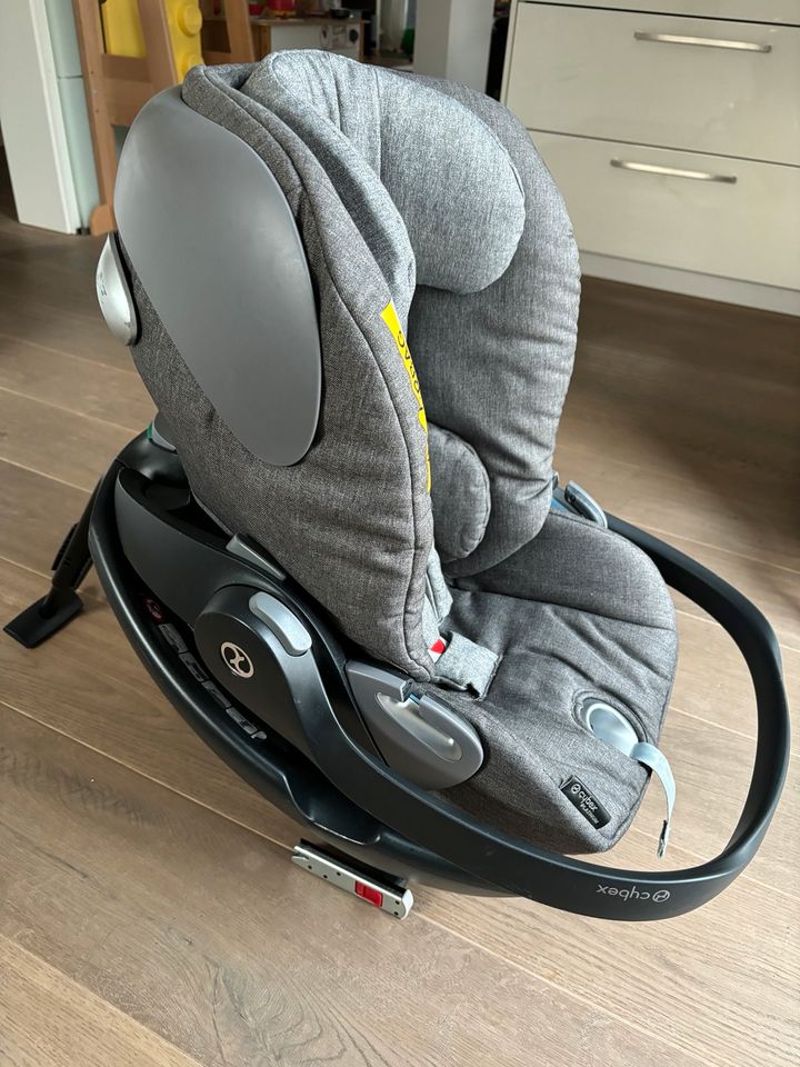 Cybex Babyschale Cloud Q Plus inkl. Basisstation Base Q-Fix in Isernhagen