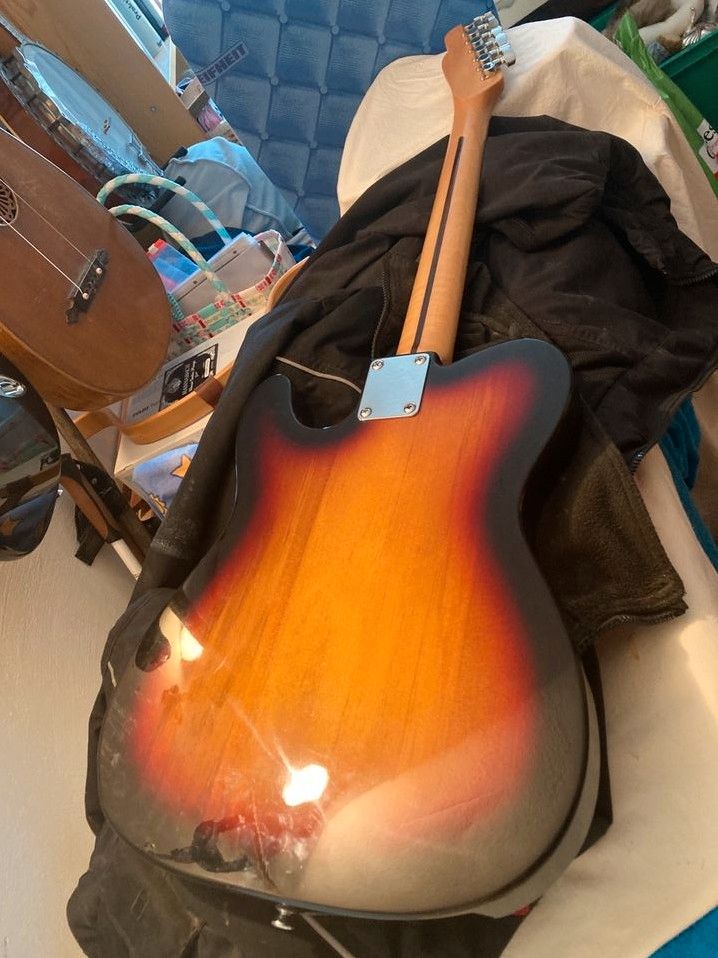 Skyline Telecaster Sunburst E-Gitarre mit Tasche in Wörthsee
