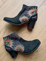 Desigual Stiefeletten Hippie 36 Mandala Lederstiefel Nordrhein-Westfalen - Dormagen Vorschau