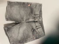 Jeanshose grau Gr 122 Nordrhein-Westfalen - Werl Vorschau