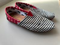 Damen Toms Slipper, schwarz, weiß, Größe 40 Bayern - Marktoberdorf Vorschau