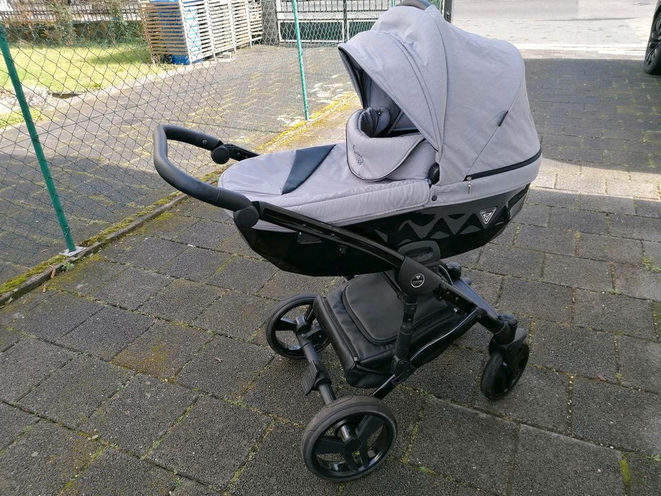 Kombi- Kinderwagen 2 in 1 Junama Diamond in Hanau