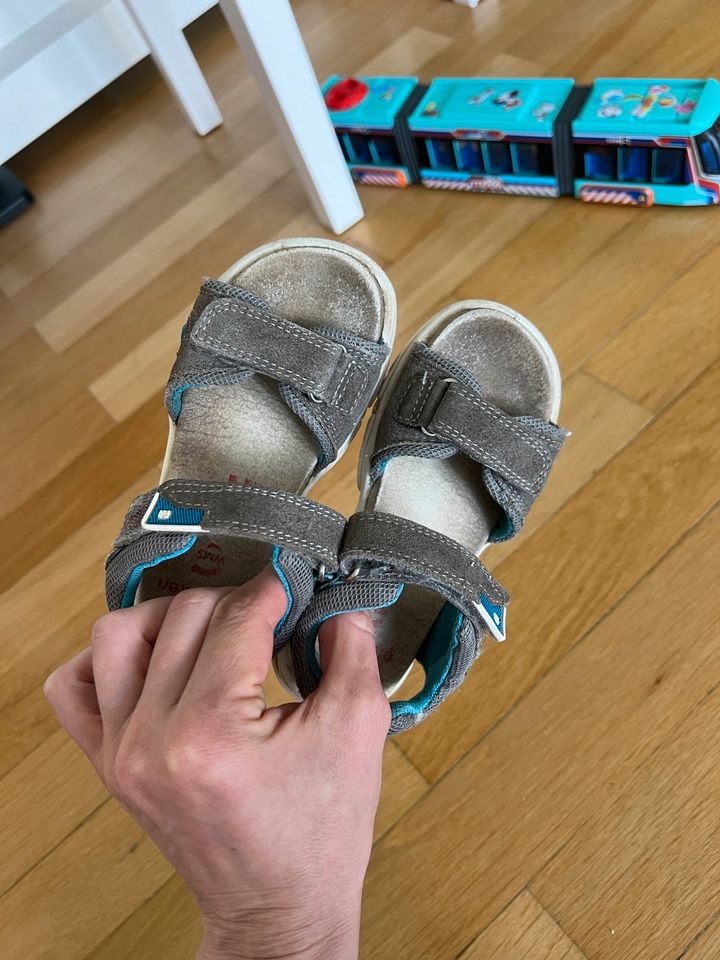 Sandalen Elefanten Emo Mittel gr 27 Leder Junge Mädchen in Berlin