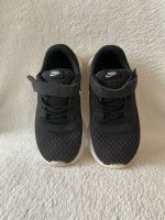 Nike Schuhe schwarz weiß sneaker 27 Kinder Kinderschuhe Hessen - Kelkheim Vorschau