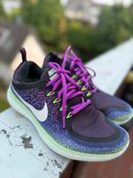 Laufschuhe Nike Gr. 39 Düsseldorf - Bilk Vorschau