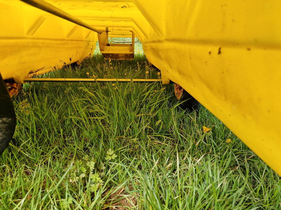 Schönes 4 Sitzer Trettboot in Lirstal