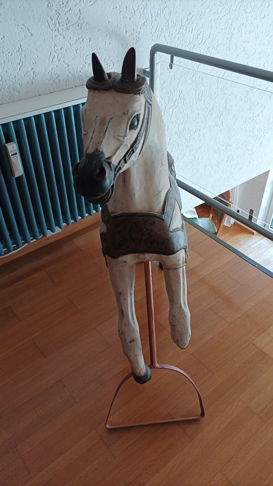 Echtes Holz Pferd aus Karussell-Auflösung in Passau