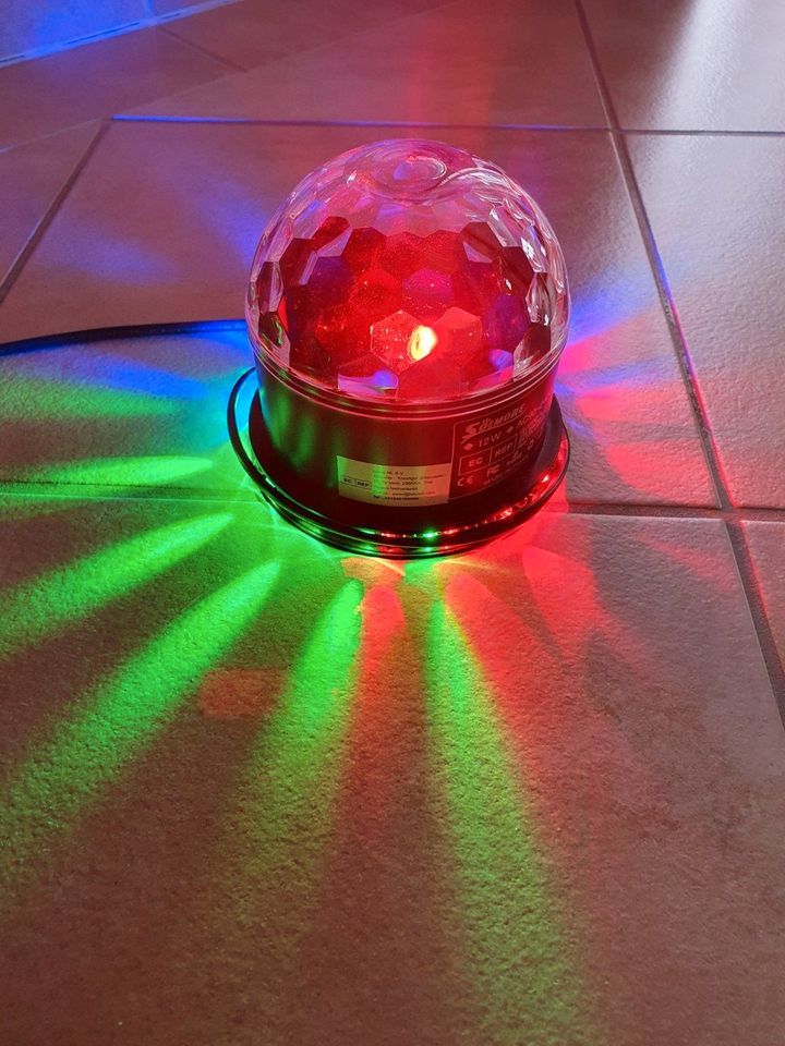 Discokugel SOLMORE mit 51 LED´s, 7 Farben in Obing