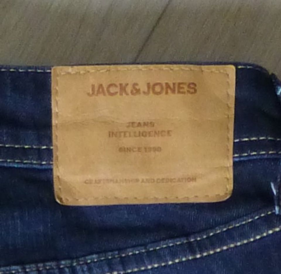 neuw. Jeans von Jack&Jones Mod: Clark Reg-Fit Gr. W29 L30 dklblau in Stade