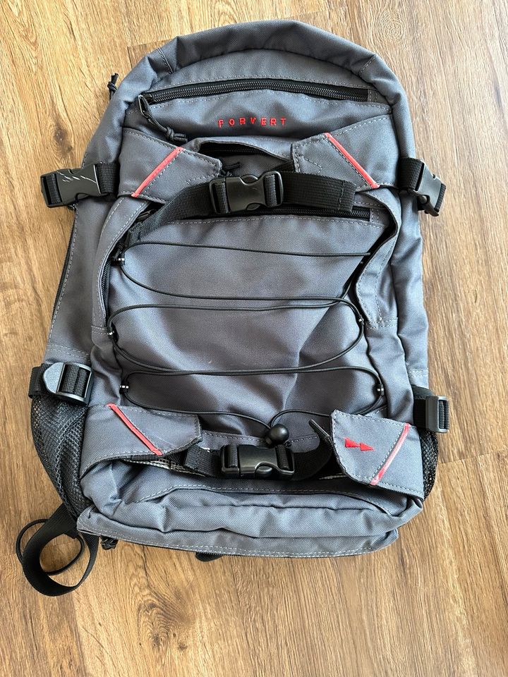 Forvert Louis Rucksack mit Boardhalter in Salzwedel