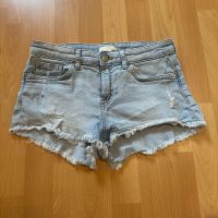 Kurze Hose Jeans Shorts Hellblau H&M 34 XS Sommer Damen Thüringen - Erfurt Vorschau