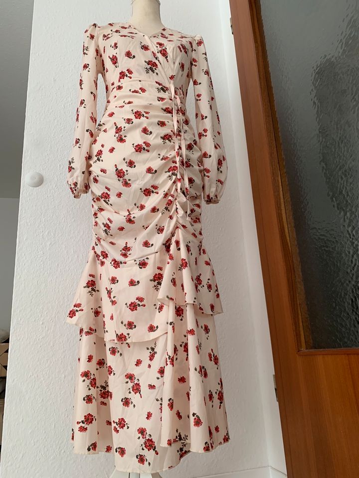 Langes Blumenkleid in Creme Rot Abendkleid Sommerkleid Anlässe in Stuttgart
