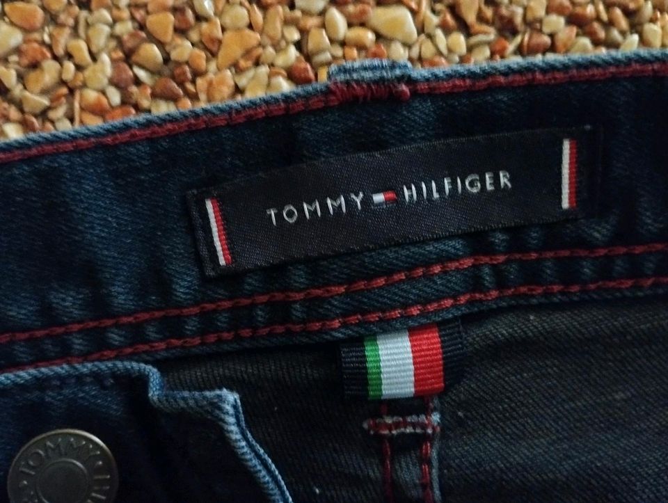 Jeanshose von Tommy Hilfiger 30/30 in Söhlde