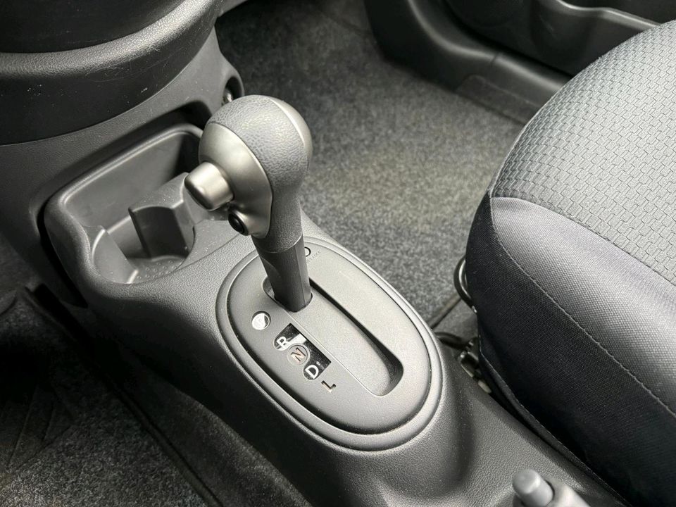 Nissan Micra 1,2 Automatik Klimaautomatik 5-Türer in Remscheid