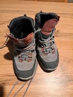 Wanderstiefel Boots Schuh Quechua novadry Größe 39 Nordrhein-Westfalen - Herten Vorschau
