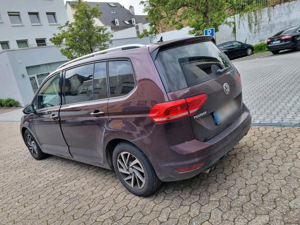 Volkswagen Touran 2018 in Frankfurt am Main