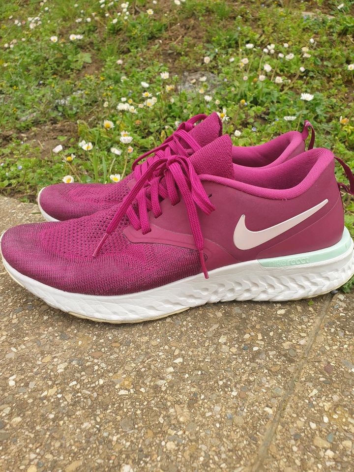 Nike Running Flyknit Odyssee React Gr. 40,5 in Hartheim