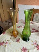 Vintage 2 Vasen Blumenvasen Glas braun und grün wg Haushaltsauflö Nordrhein-Westfalen - Rietberg Vorschau