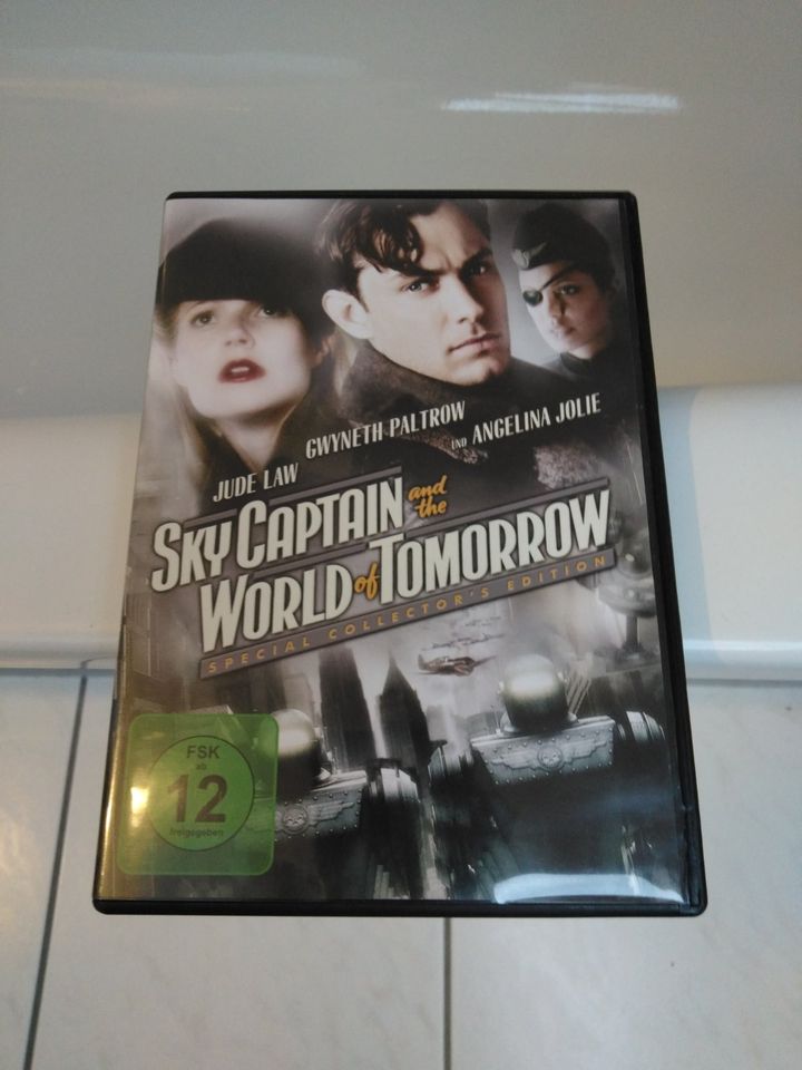 DVD 2 x Filme mit  Angelina Jolie  Sky Captain a WoT + Evidence in Kürten