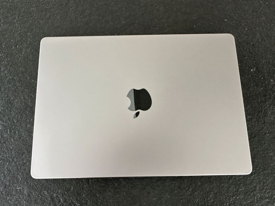 Macbook Pro 14'', M1Pro, 10 Cores, 16 GPUs, 16GB RAM, 1TB Disk in Tübingen