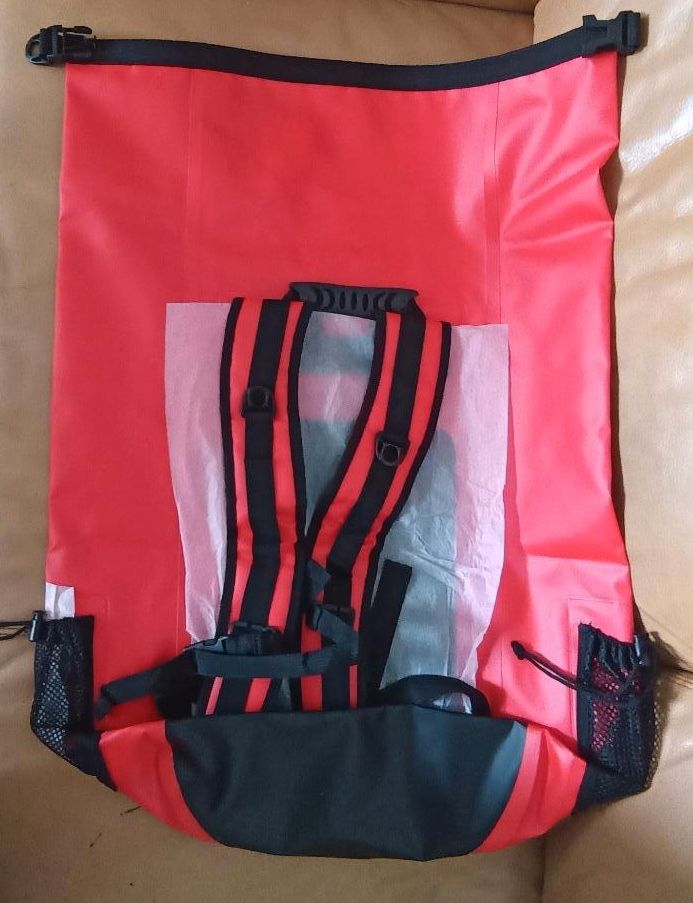 Großer Rucksack Triathlon waterproof rot NEU in Unterschleißheim