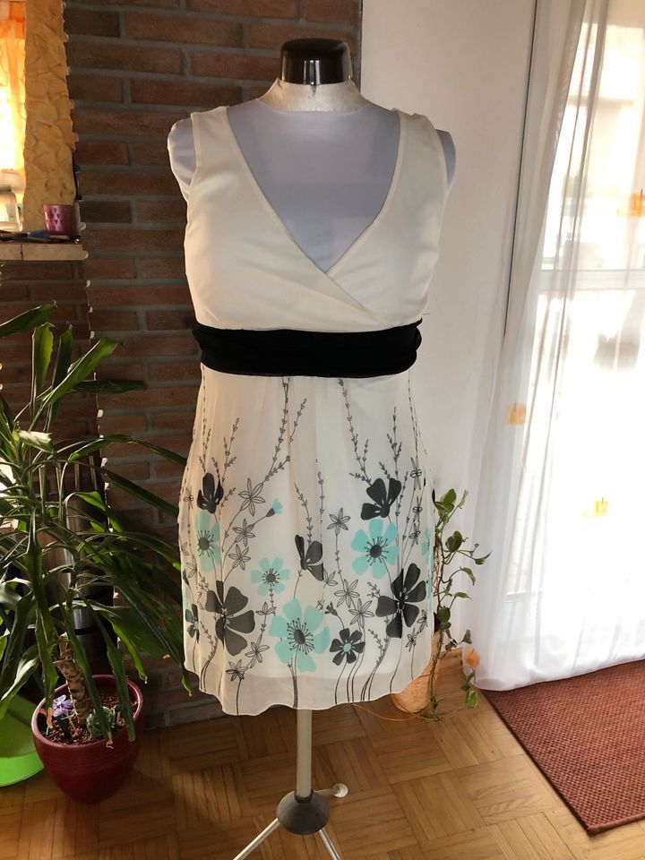 Sommerkleid von Bonprix in Größe 36/38 in Frankenhardt