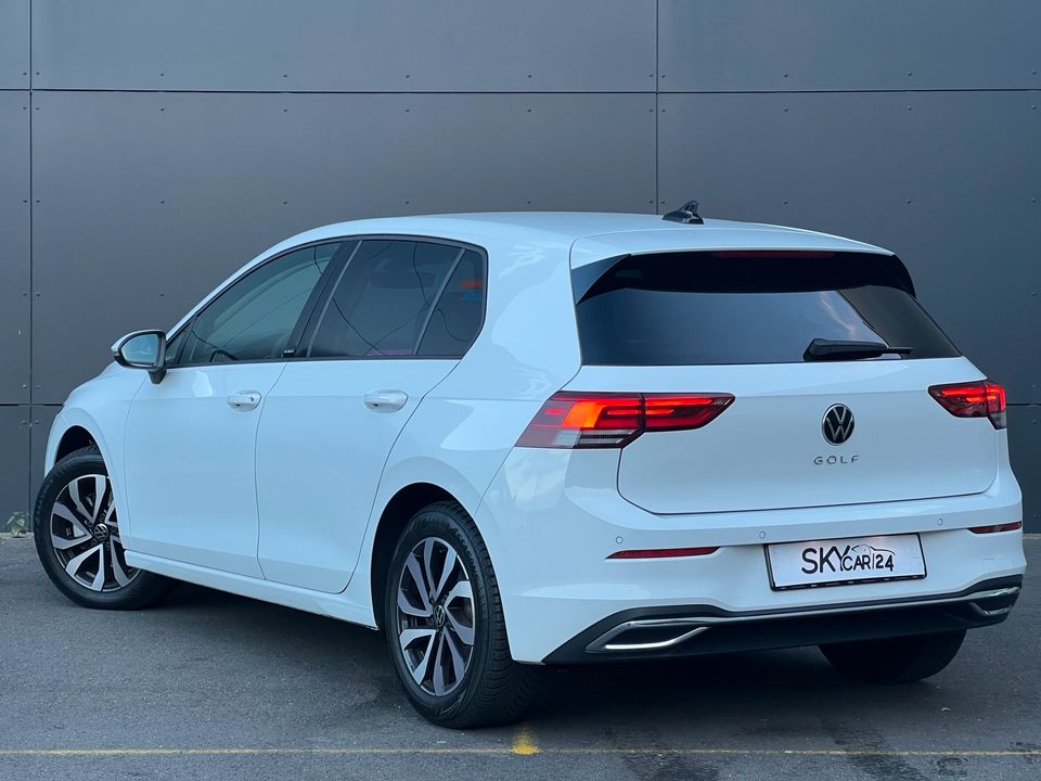 Vw-Golf 8 : Autovermietung / تأجير سيارات / Car Rental in Berlin