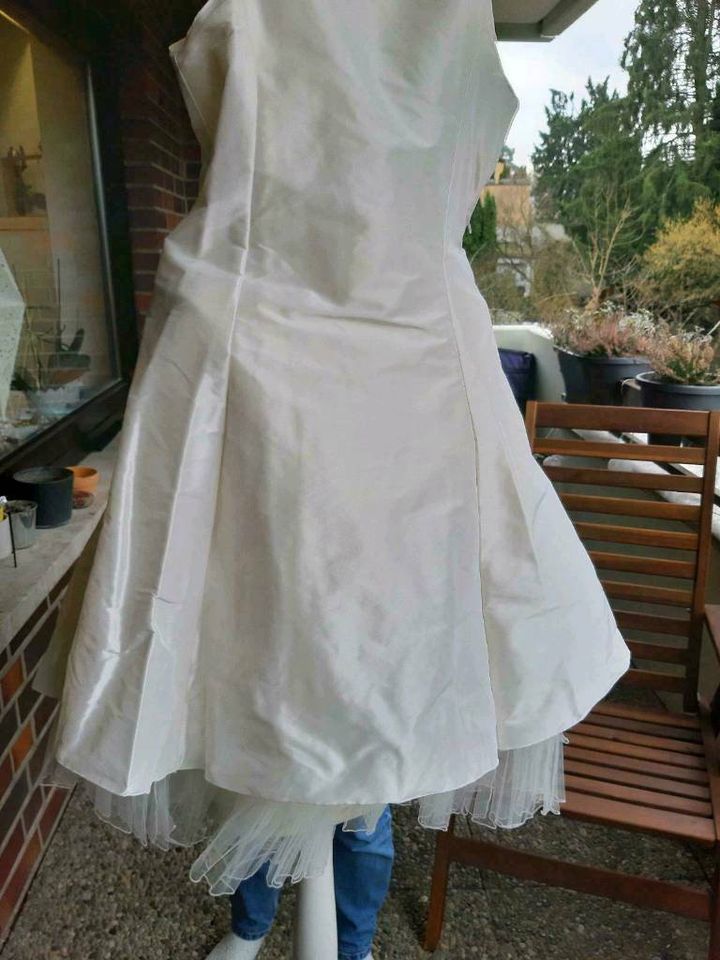 NEU Monny Kommunionkleid Größe 152 ivory mit Bolero in Saarbrücken