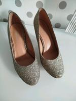 Pumps 38 gold Schuhe Damen High Heels Niedersachsen - Leer (Ostfriesland) Vorschau