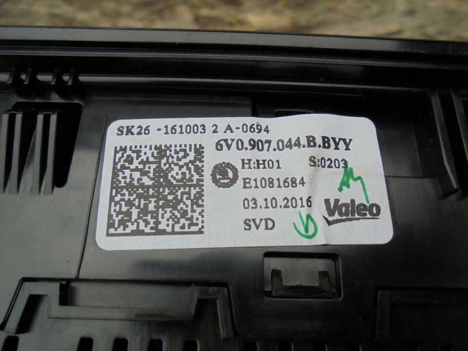 Skoda Fabia III Klimabedienteil Bedieneinheit 6V0907044B  Bj.2016 in Oberkrämer