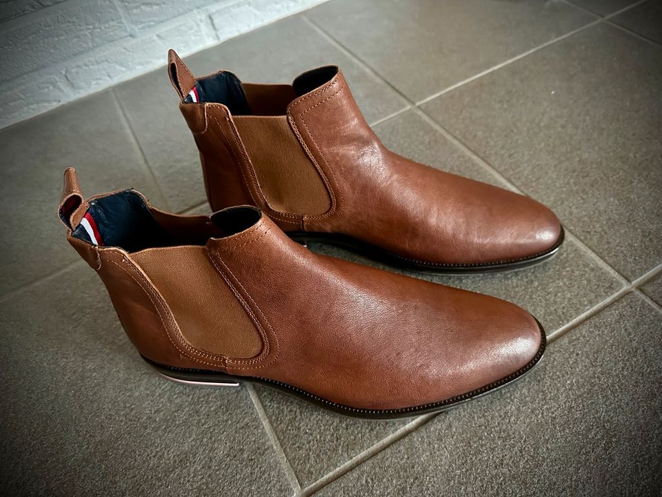 Tommy Hilfiger Chelsea Boots Herren Schuhe Cognac braun 43 neu in Hürth