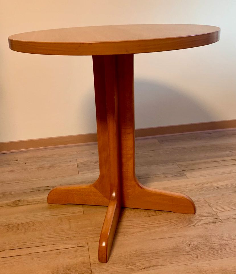 Kleiner runder Tisch aus Holz Holztisch rund in Berlin