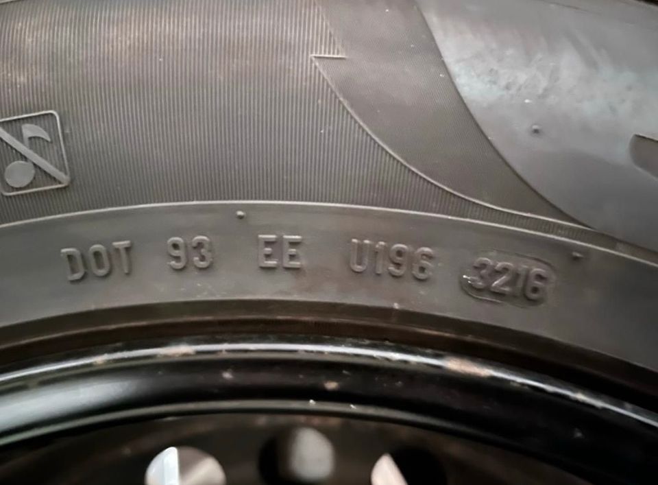 Winterreifen auf Stahlfelge für VW Tiguan 215/65 R17 4 Stück in Geseke