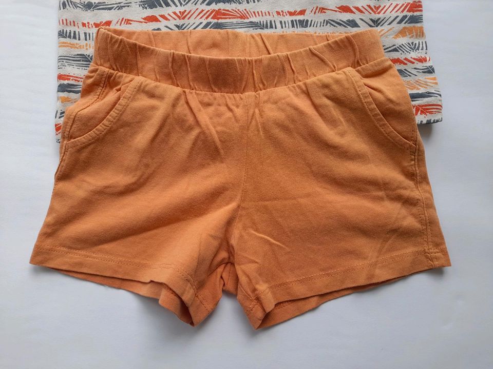 Set Gr. 92 Shorts 2 T-Shirts in Kayhude