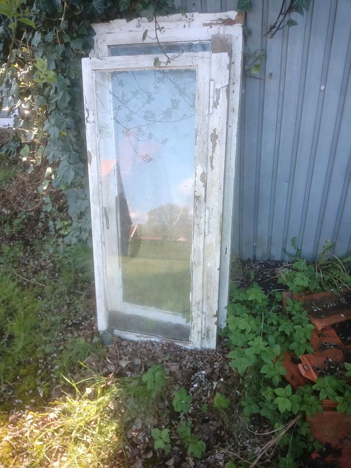 Holz Fenster Deko in Großefehn