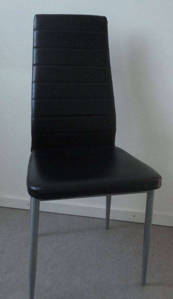 Stuhl einzeln Kunstleder schwarz/grau Höhe 47cm gebr gut erhalten in Hamburg