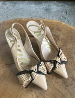 Slingpumps Pumps Leder Beige Schwarz von Cuplé Gr.39 neuwertig Niedersachsen - Braunschweig Vorschau